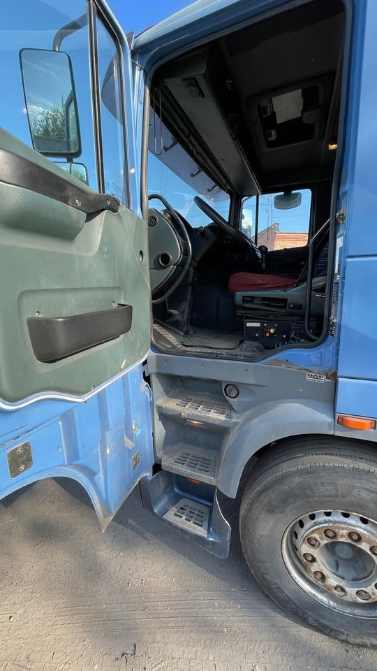 DAF XF 95.430 Tractor unit - Тягач: фото 2 DAF XF 95.430 Tractor unit - Тягач: фото 2
