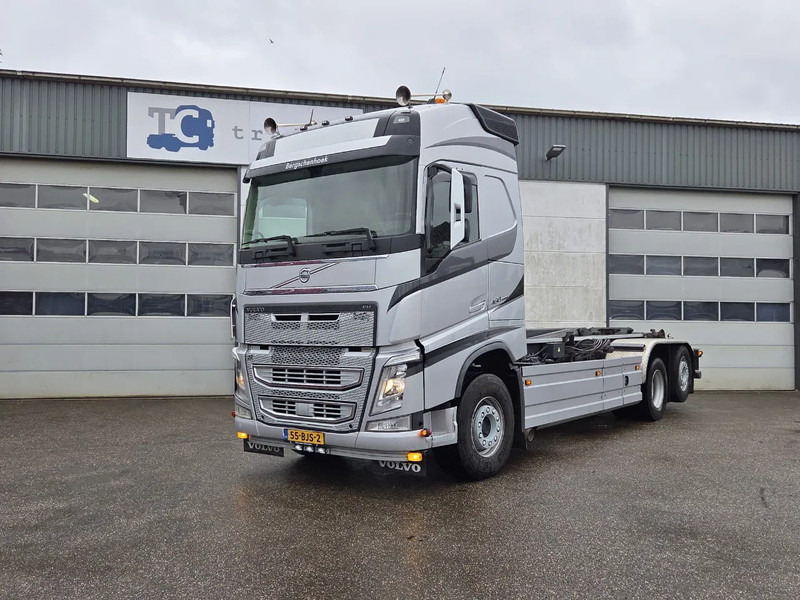 Volvo FH 460 VDL hooklift - Крюковой мультилифт: фото 1 Volvo FH 460 VDL hooklift - Крюковой мультилифт: фото 1