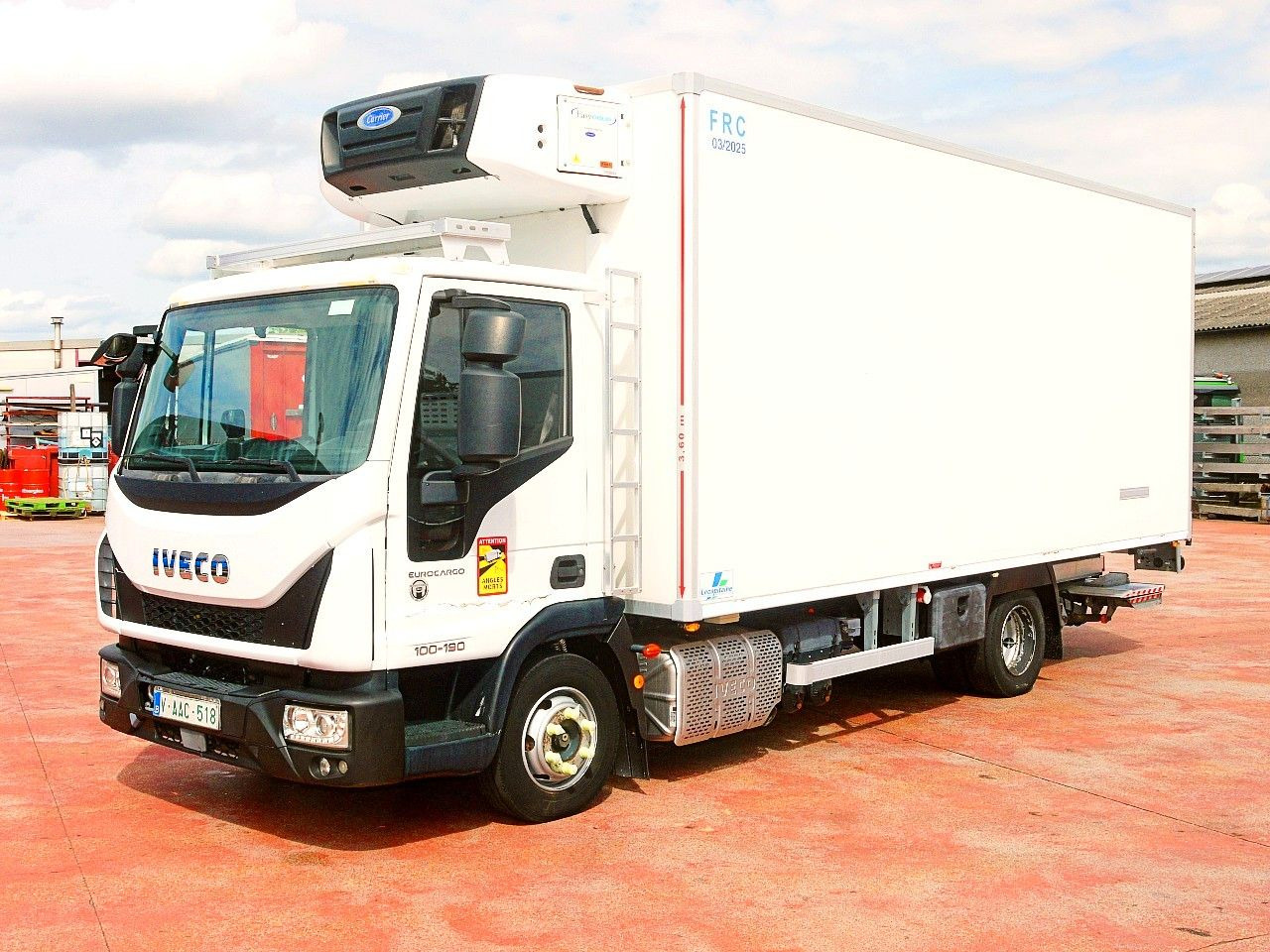 Iveco 100E19 KUHLKOFFER CARRIER SUPRA 550 luft fed A/C - Рефрижератор: фото 4 Iveco 100E19 KUHLKOFFER CARRIER SUPRA 550 luft fed A/C - Рефрижератор: фото 4