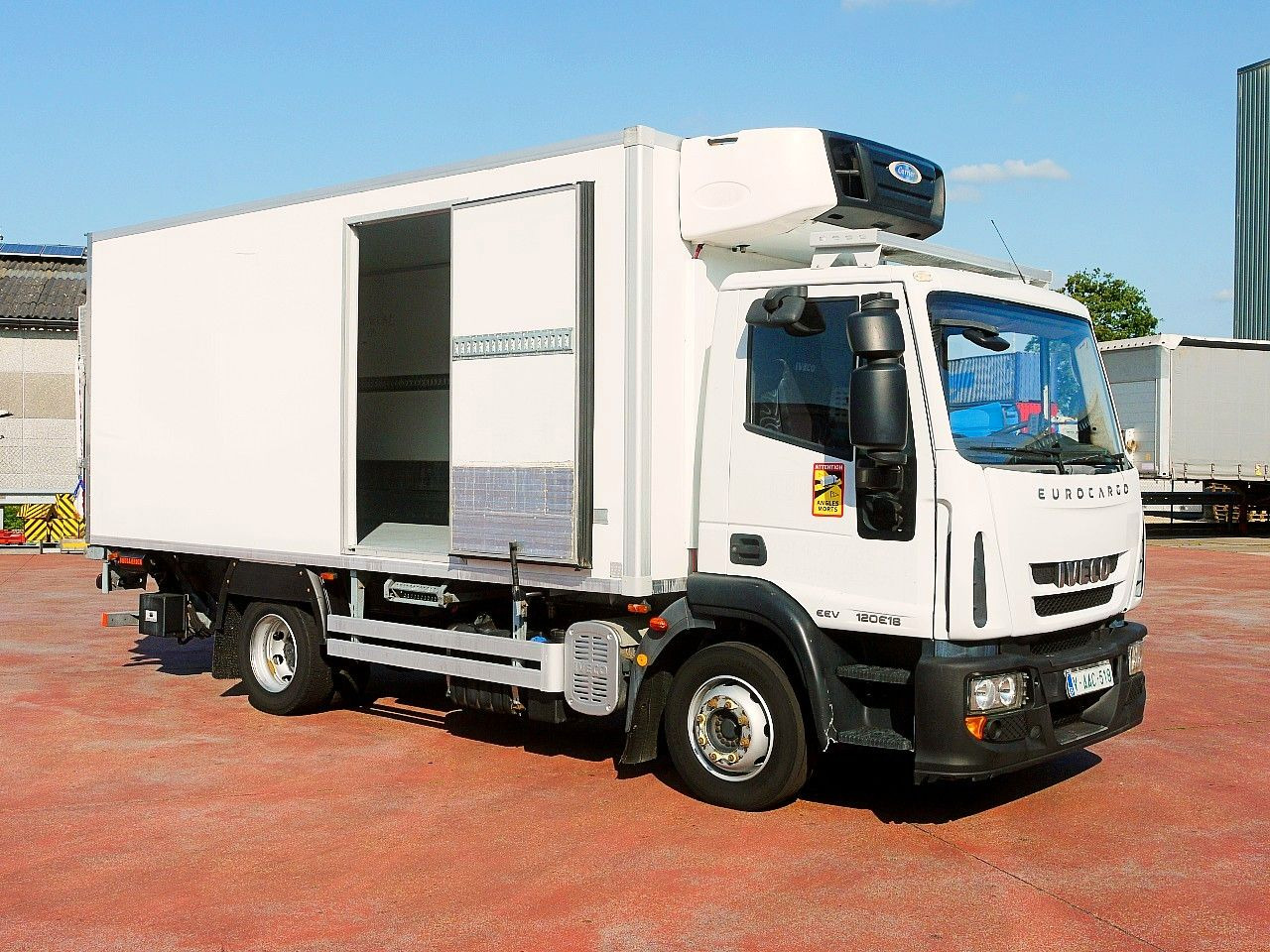 Iveco 120E18 EUROCARGO KUHLKOFFER CARRIER SUPRA 550 - Рефрижератор: фото 3 Iveco 120E18 EUROCARGO KUHLKOFFER CARRIER SUPRA 550 - Рефрижератор: фото 3