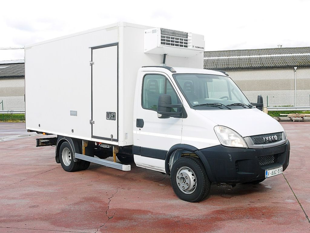 Iveco 60C15 65 70 DAILY KUHLKOFFER THERMOKING V500 A/C - Фургон-рефрижератор: фото 2 Iveco 60C15 65 70 DAILY KUHLKOFFER THERMOKING V500 A/C - Фургон-рефрижератор: фото 2