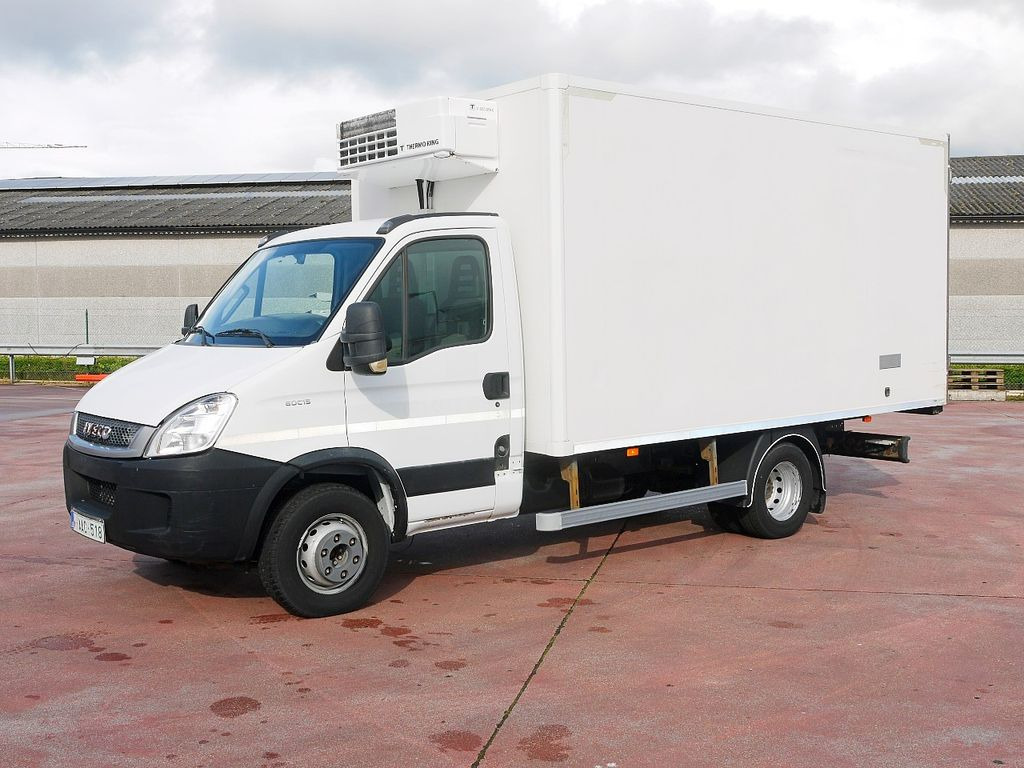 Iveco 60C15 65 70 DAILY KUHLKOFFER THERMOKING V500 A/C - Фургон-рефрижератор: фото 4 Iveco 60C15 65 70 DAILY KUHLKOFFER THERMOKING V500 A/C - Фургон-рефрижератор: фото 4