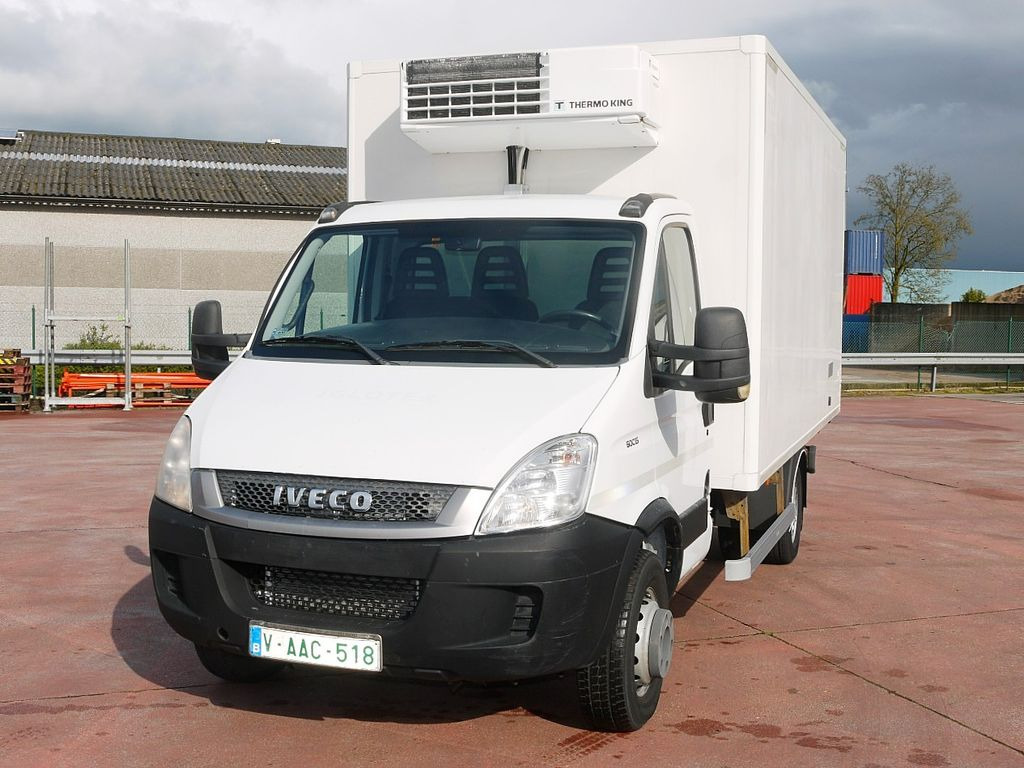 Iveco 60C15 65 70 DAILY KUHLKOFFER THERMOKING V500 A/C - Фургон-рефрижератор: фото 5 Iveco 60C15 65 70 DAILY KUHLKOFFER THERMOKING V500 A/C - Фургон-рефрижератор: фото 5
