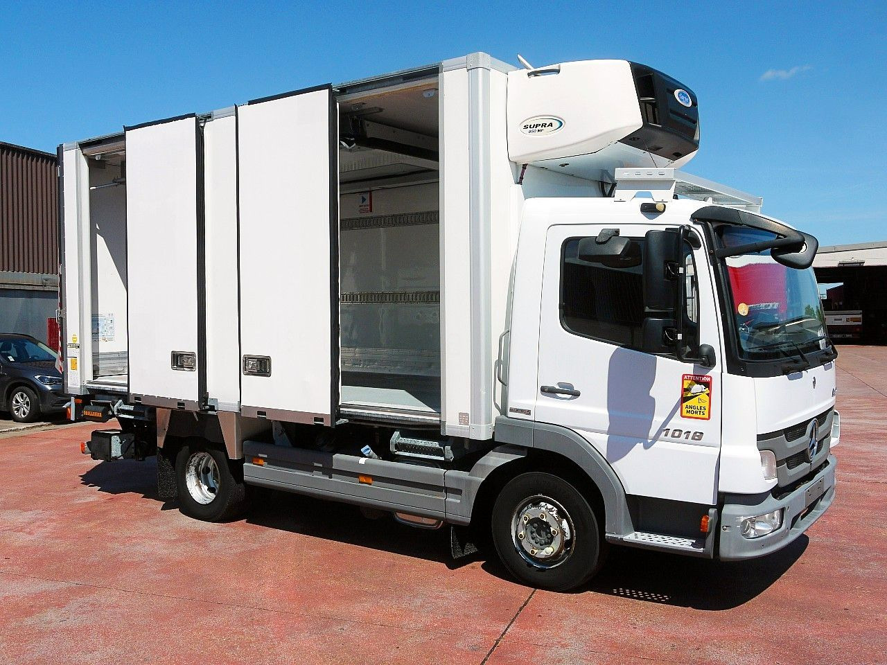 Mercedes-Benz 1018 ATEGO KUHLKOFFER CARRIER SUPRA 850 MT - Рефрижератор: фото 3 Mercedes-Benz 1018 ATEGO KUHLKOFFER CARRIER SUPRA 850 MT - Рефрижератор: фото 3