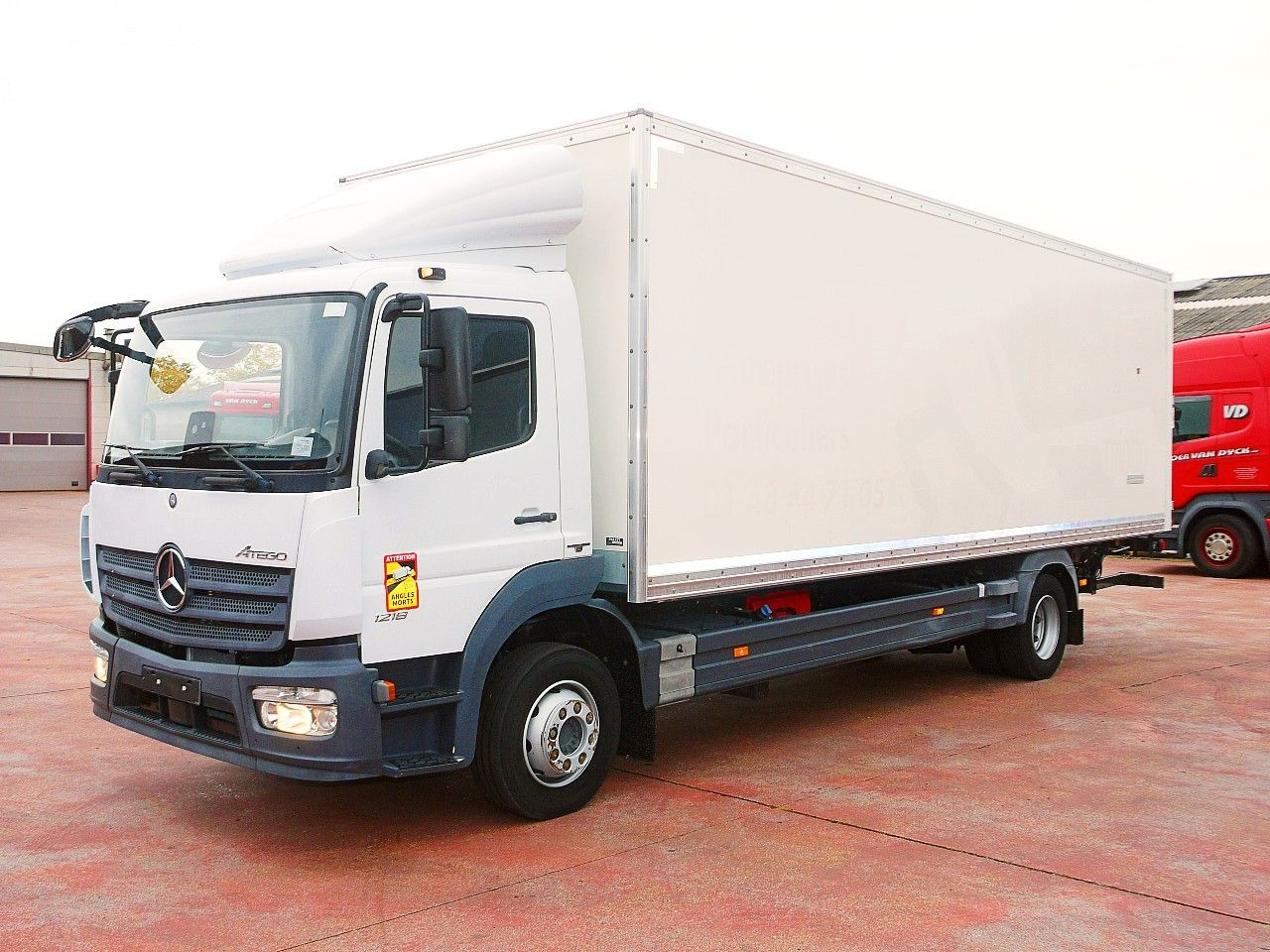 Mercedes-Benz 1218 ATEGO MEUBEL KOFFER A/C 124 Tkm - Фургон с закрытым кузовом: фото 4 Mercedes-Benz 1218 ATEGO MEUBEL KOFFER A/C 124 Tkm - Фургон с закрытым кузовом: фото 4