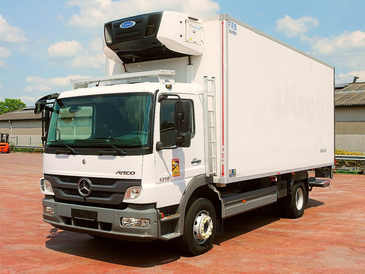 Mercedes-Benz 1318 ATEGO FLEISH KUHLKOFFER CARRIER SUPRA 750 - Рефрижератор: фото 3 Mercedes-Benz 1318 ATEGO FLEISH KUHLKOFFER CARRIER SUPRA 750 - Рефрижератор: фото 3