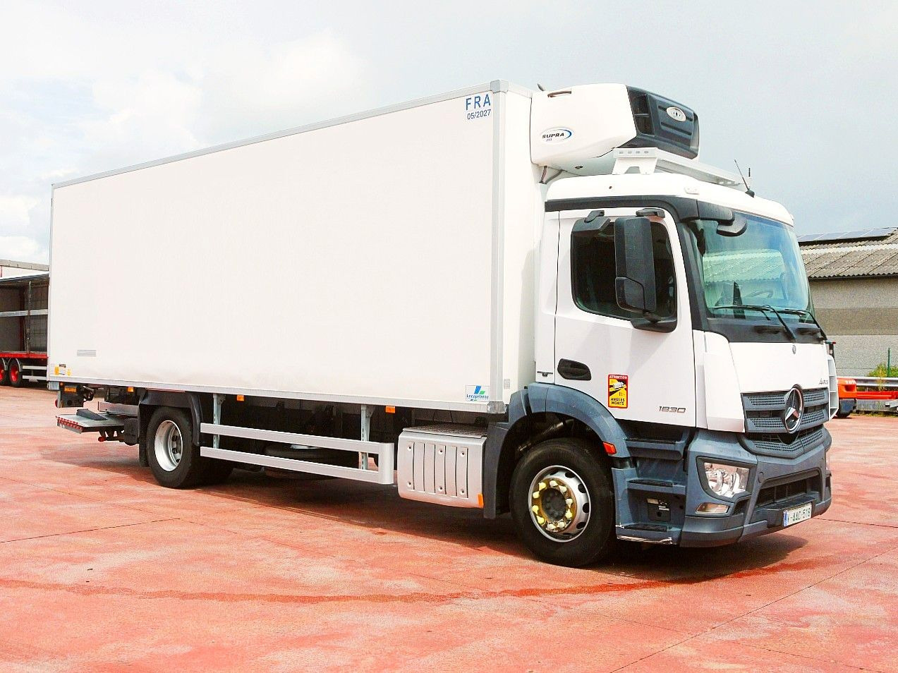 Mercedes-Benz 1830 ANTOS KUHLKOFFER CARRIER SUPRA 850 - Рефрижератор: фото 2 Mercedes-Benz 1830 ANTOS KUHLKOFFER CARRIER SUPRA 850 - Рефрижератор: фото 2