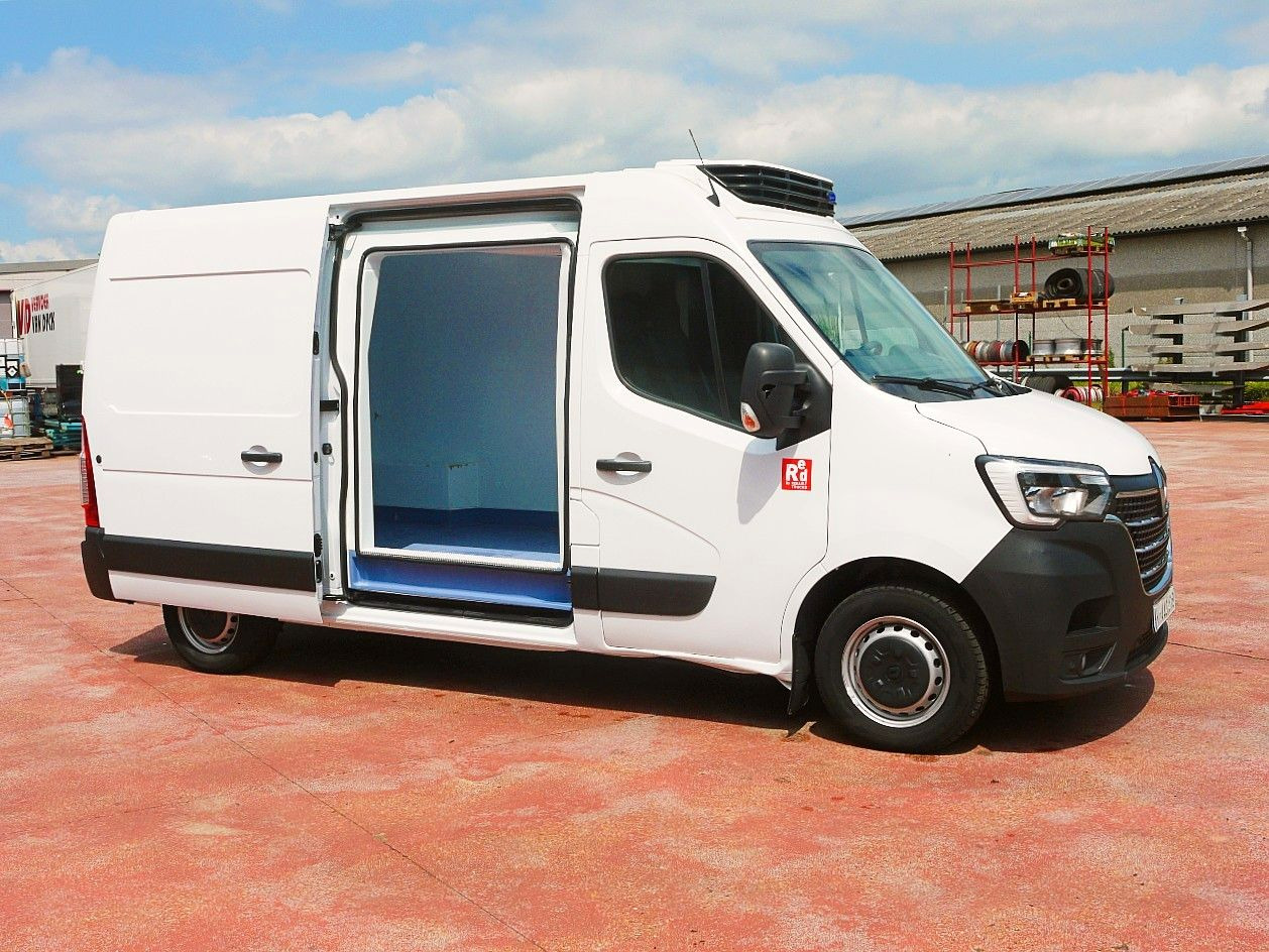Renault MASTER KUHLKASTENWAGEN CARRIER XARIOS 350 -29c - Фургон-рефрижератор: фото 3 Renault MASTER KUHLKASTENWAGEN CARRIER XARIOS 350 -29c - Фургон-рефрижератор: фото 3