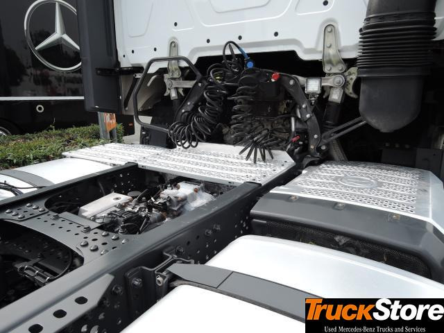 Mercedes-Benz Actros 1851 6X NEUE REIFEN LS - Тягач: фото 2 Mercedes-Benz Actros 1851 6X NEUE REIFEN LS - Тягач: фото 2