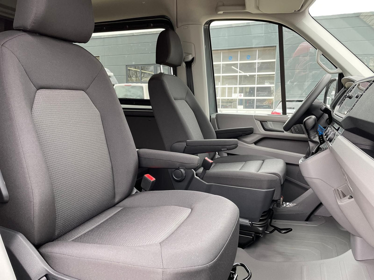 Цельнометаллический фургон, Грузопассажирский фургон MAN TGE 3.180 L3H2 MIXTO AUTOM ACC LED AHK DAB: фото 21 Цельнометаллический фургон, Грузопассажирский фургон MAN TGE 3.180 L3H2 MIXTO AUTOM ACC LED AHK DAB: фото 21