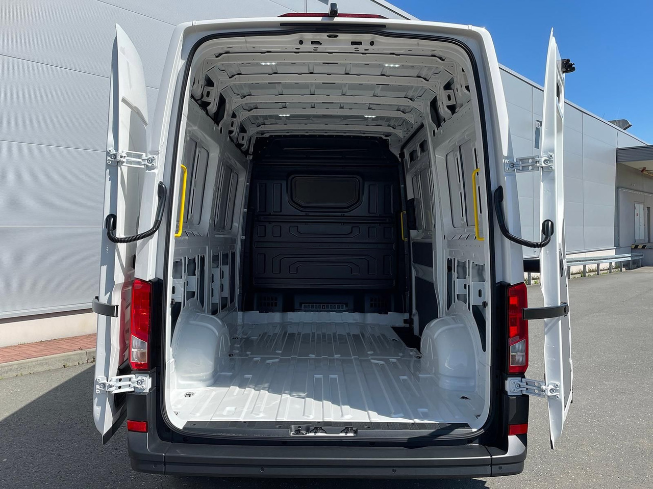 Легковой автомобиль MAN TGE 3.180 L3H3 Kasten STANDHZ ACC NAVI KAMERA: фото 11