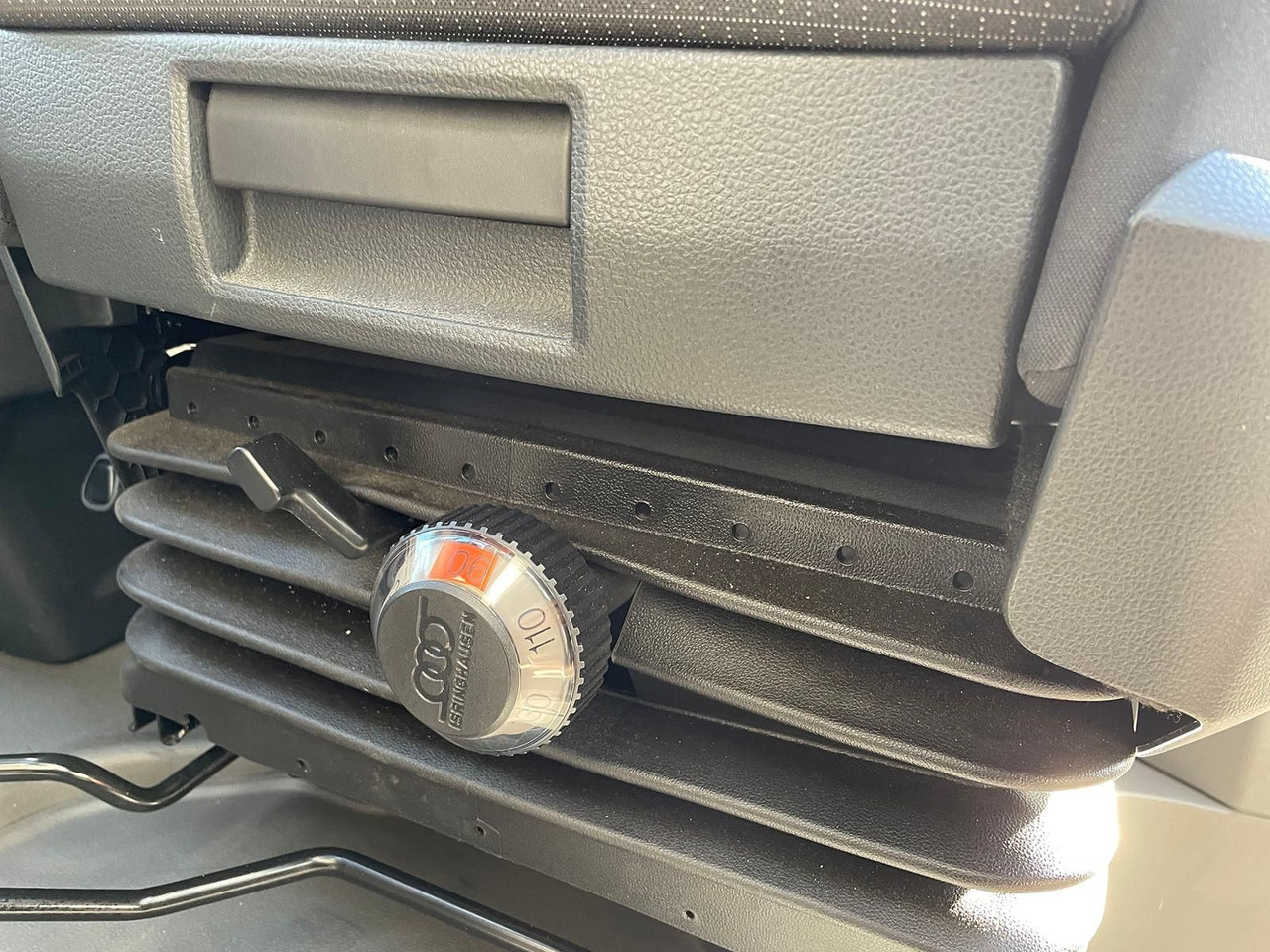 Цельнометаллический фургон, Грузопассажирский фургон MAN TGE 3.180 L3H3 MIXTO 4x4 AUTOM DIFF AHK ACC NAV: фото 28 Цельнометаллический фургон, Грузопассажирский фургон MAN TGE 3.180 L3H3 MIXTO 4x4 AUTOM DIFF AHK ACC NAV: фото 28