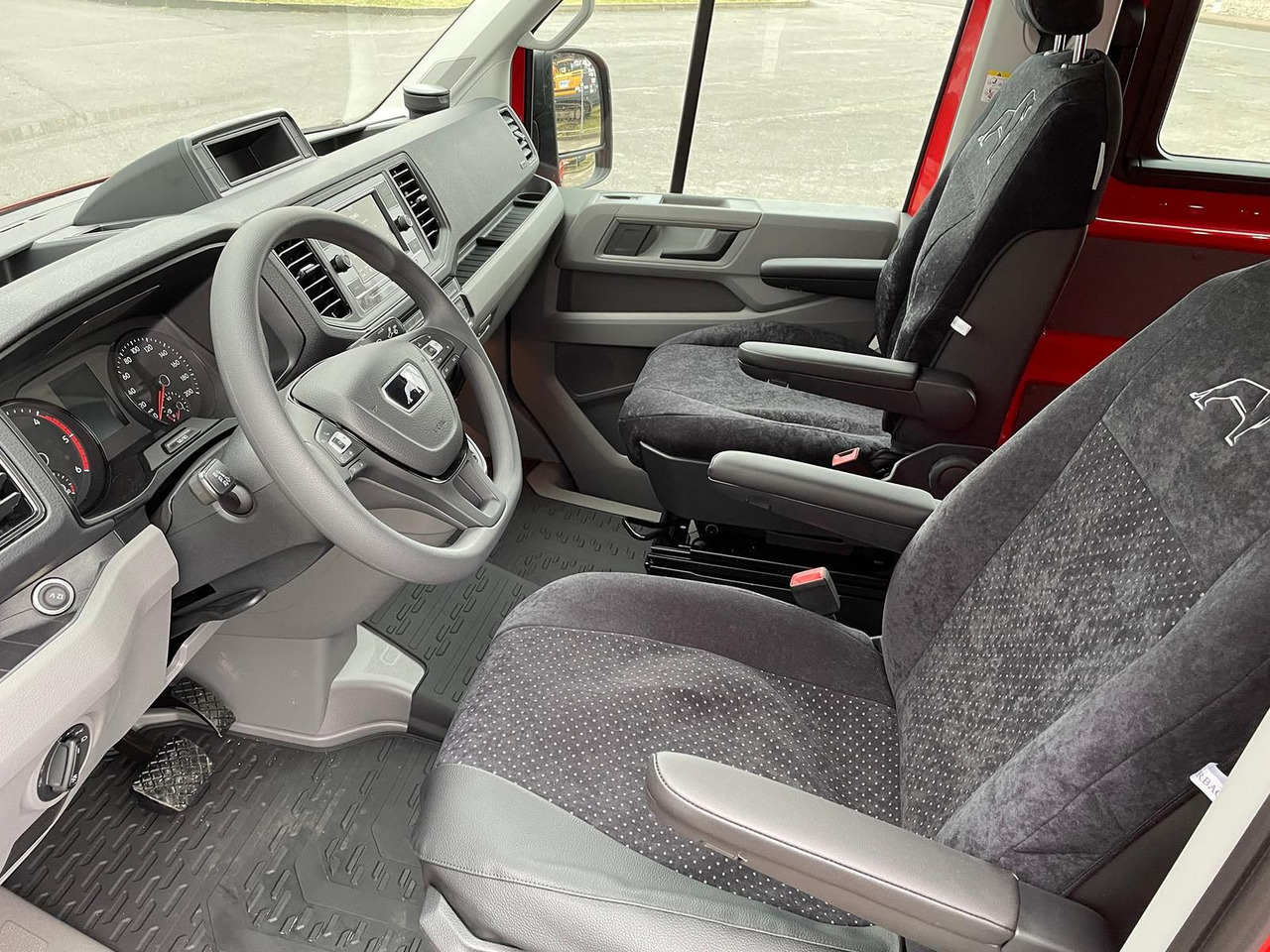 Цельнометаллический фургон MAN TGE 4.160 L3H3 Kasten NAVI TEMP SITZH FEUERROT: фото 27