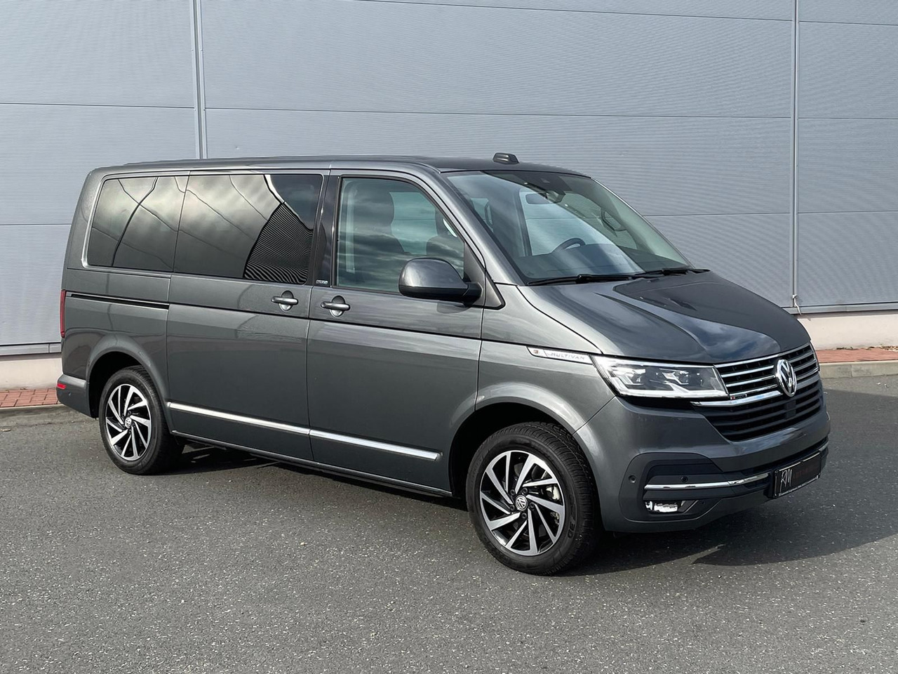 Volkswagen T6.1 Multivan Comfortline 4M ACC KAMERA SITZHZ - Пассажирский фургон: фото 2 Volkswagen T6.1 Multivan Comfortline 4M ACC KAMERA SITZHZ - Пассажирский фургон: фото 2