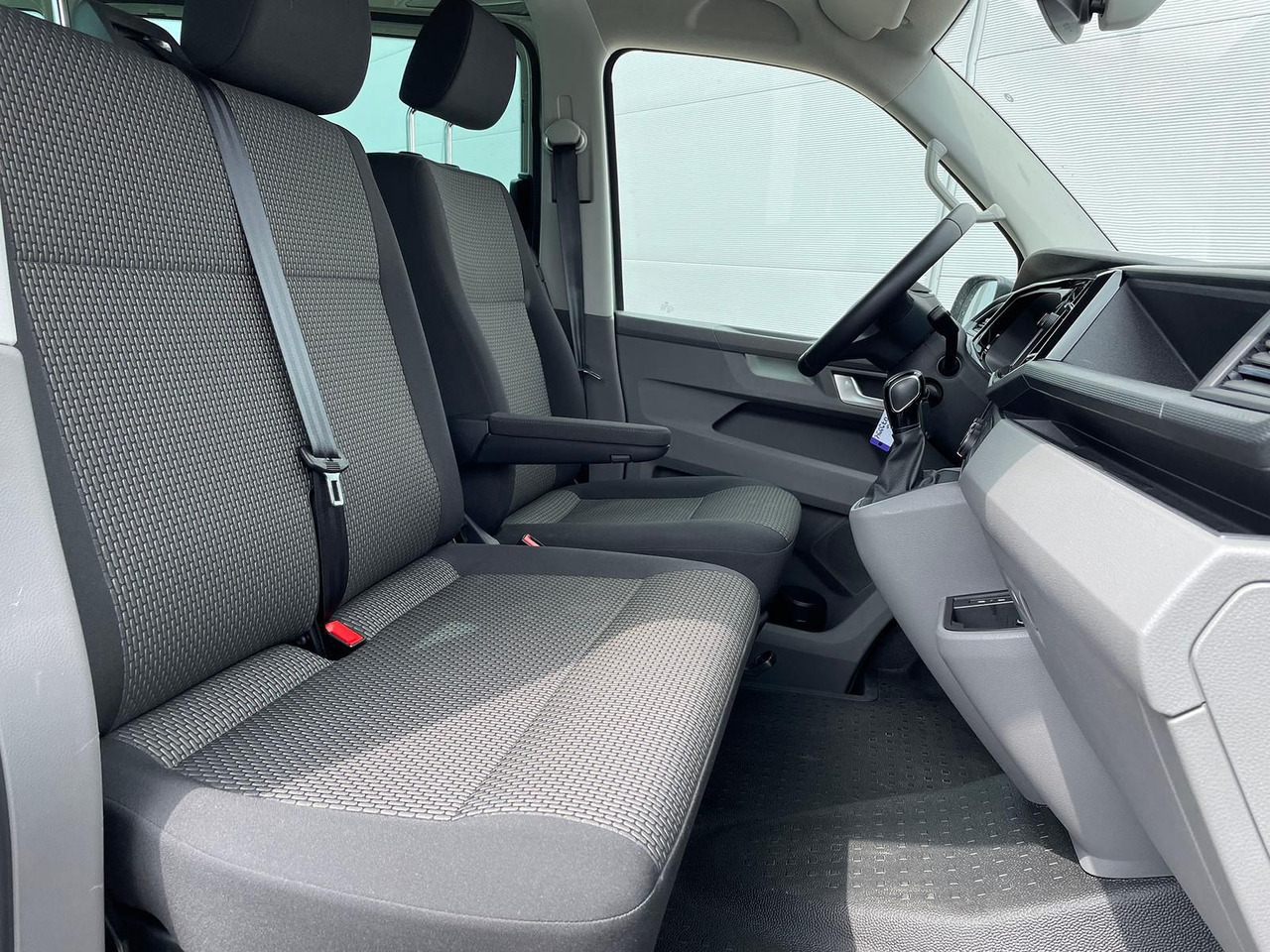 Цельнометаллический фургон Volkswagen T6.1 Transporter 2.0 TDI lang 4MOTION SITZHZ NAV: фото 16