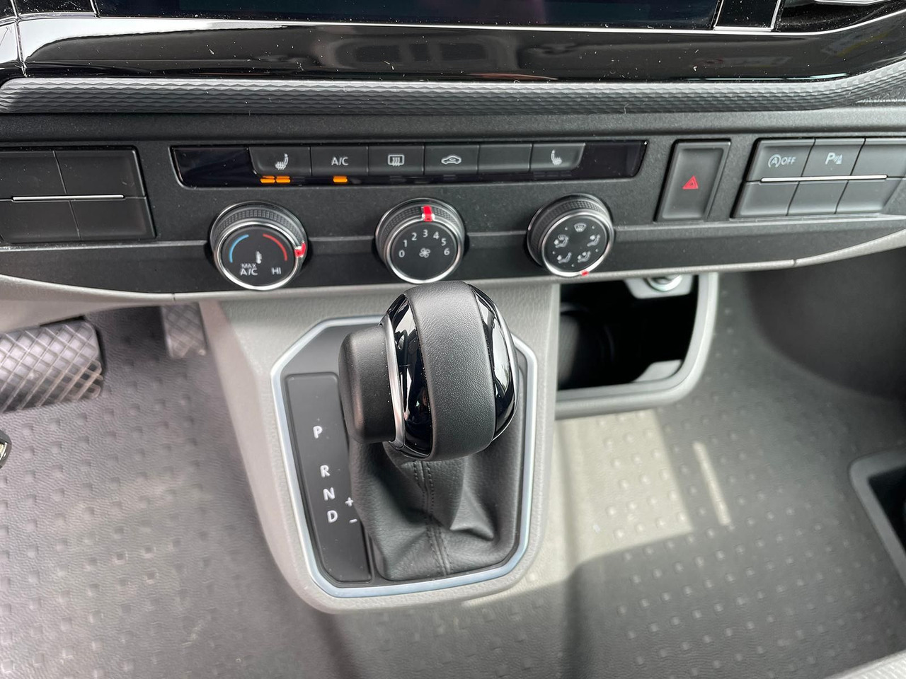 Цельнометаллический фургон Volkswagen T6.1 Transporter 2.0 TDI lang 4MOTION SITZHZ NAV: фото 15