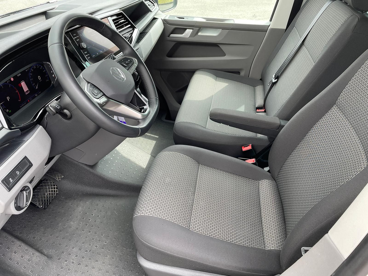 Цельнометаллический фургон Volkswagen T6.1 Transporter 2.0 TDI lang 4MOTION SITZHZ NAV: фото 12