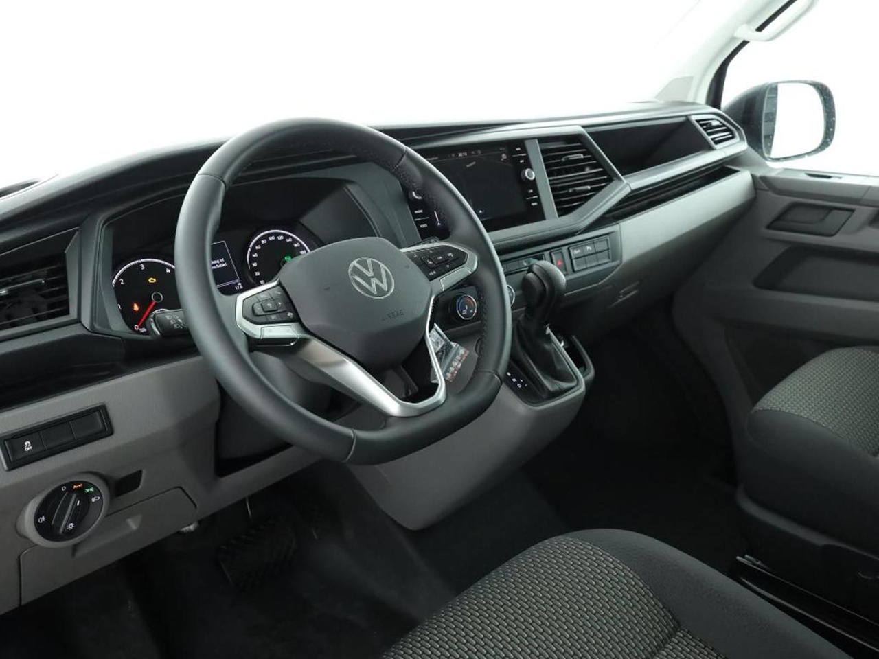 Volkswagen T6.1 Transporter 4MOTION NAVI STANDHZ ACC PDC - Пассажирский фургон: фото 4 Volkswagen T6.1 Transporter 4MOTION NAVI STANDHZ ACC PDC - Пассажирский фургон: фото 4