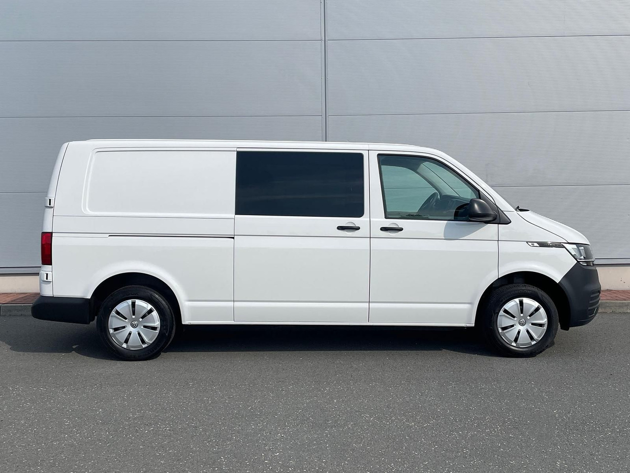Volkswagen T6.1 Transporter MIXTO LR 2.0 TDI KLIMA PDC - Цельнометаллический фургон, Грузопассажирский фургон: фото 5 Volkswagen T6.1 Transporter MIXTO LR 2.0 TDI KLIMA PDC - Цельнометаллический фургон, Грузопассажирский фургон: фото 5