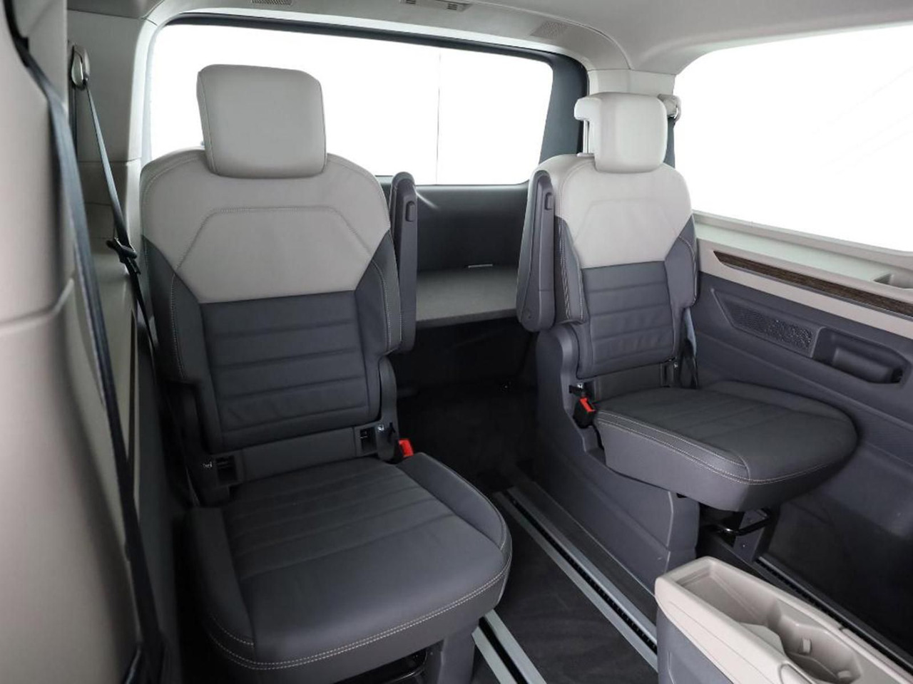 Пассажирский фургон Volkswagen T7 Multivan Style eHybrid LR 4MOTION AHK ACC: фото 8