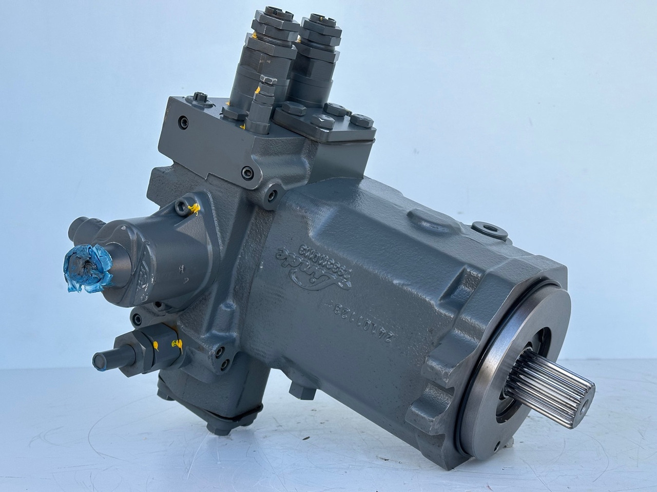 LIEBHERR - LINDE Original Hydromotor Typ:HMF75-02 2560 G 03 mit ID-Nr.10007106. A914 B-LI, A914 LI, A924 B-LI, A924 LI, MG15, MBG12, MG20, MFG10, BG12H #HYX293G00103# - Гидравлический мотор для Колёсных экскаваторов: фото 3 LIEBHERR - LINDE Original Hydromotor Typ:HMF75-02 2560 G 03 mit ID-Nr.10007106. A914 B-LI, A914 LI, A924 B-LI, A924 LI, MG15, MBG12, MG20, MFG10, BG12H #HYX293G00103# - Гидравлический мотор для Колёсных экскаваторов: фото 3