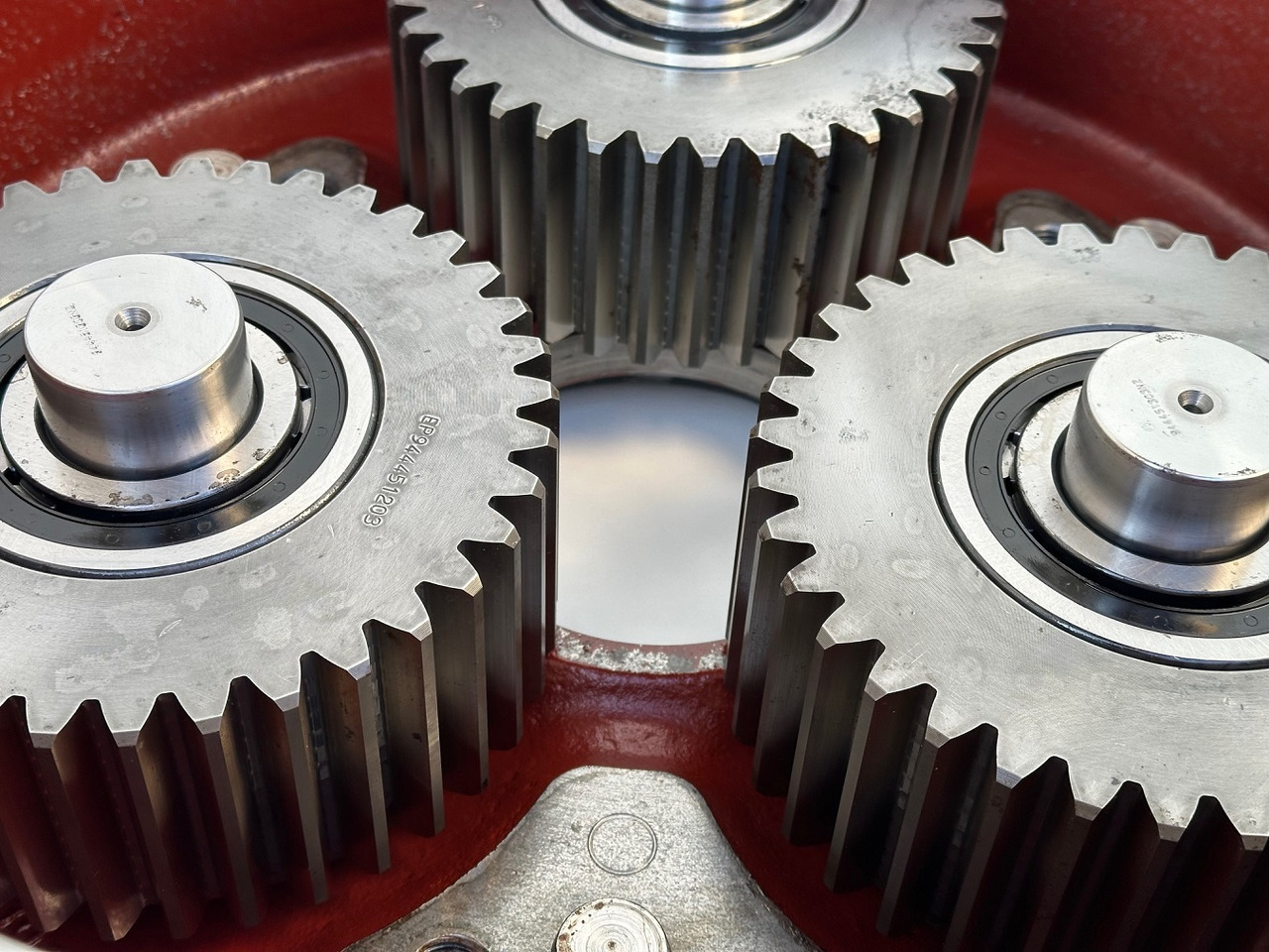 Liebherr Abtriebsglocke ID-Nr.90014797 mit Planetenrad ID-Nr.944451103. Typ:FAT400F537 - FAT450F541 - FAT450F567. Typ:PR72605LGP, PR72605XL, PR7264FLGP, PR7264FXL, PR726LGP, PR726XL. #FAT450F.01.03# - Бортовой редуктор для Строительной техники: фото 5 Liebherr Abtriebsglocke ID-Nr.90014797 mit Planetenrad ID-Nr.944451103. Typ:FAT400F537 - FAT450F541 - FAT450F567. Typ:PR72605LGP, PR72605XL, PR7264FLGP, PR7264FXL, PR726LGP, PR726XL. #FAT450F.01.03# - Бортовой редуктор для Строительной техники: фото 5