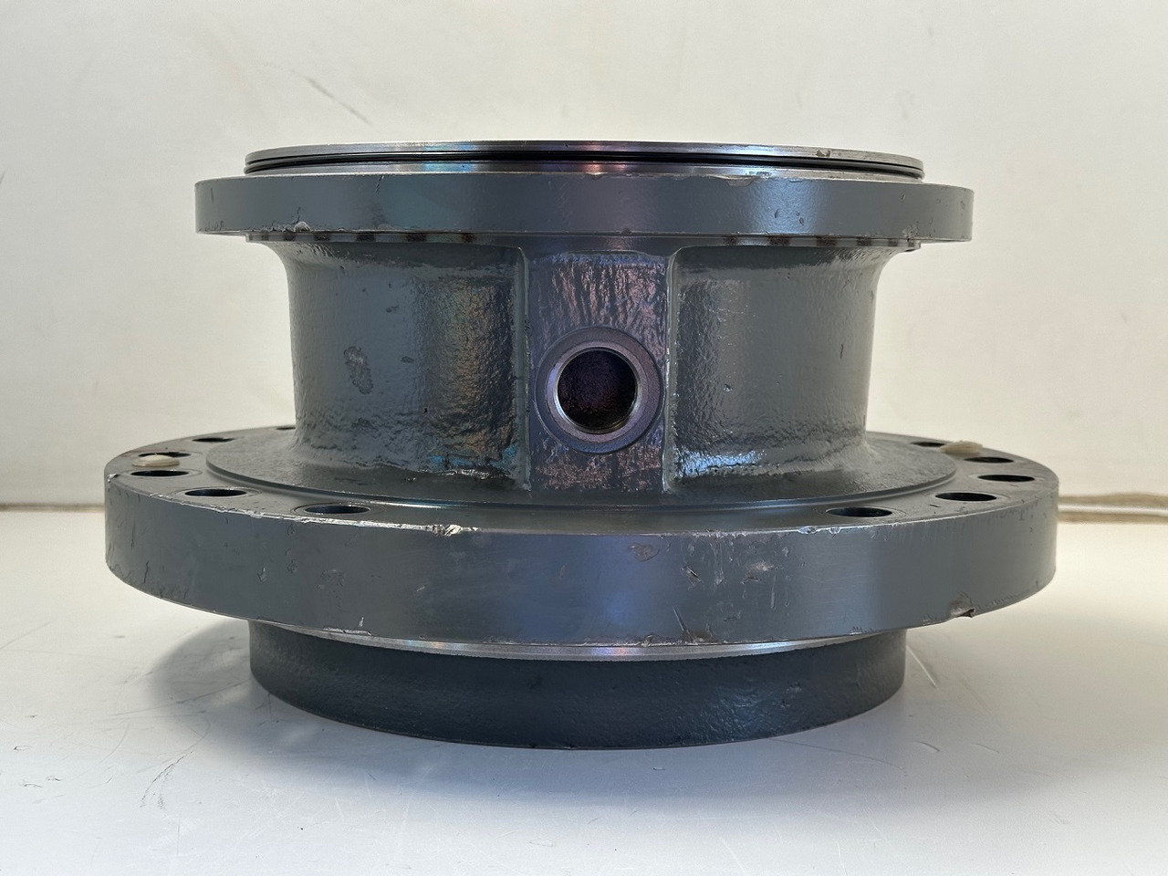 Liebherr Abtriebswellengehäuse ID-Nr.90208566 inkl. beiden Kegelrollenlager ID-Nr.10030908 - ID-Nr.761001903. LH40, LH50, R926, R928, R930. #90208566.1903# - Коробка передач и запчасти для Строительной техники: фото 2 Liebherr Abtriebswellengehäuse ID-Nr.90208566 inkl. beiden Kegelrollenlager ID-Nr.10030908 - ID-Nr.761001903. LH40, LH50, R926, R928, R930. #90208566.1903# - Коробка передач и запчасти для Строительной техники: фото 2
