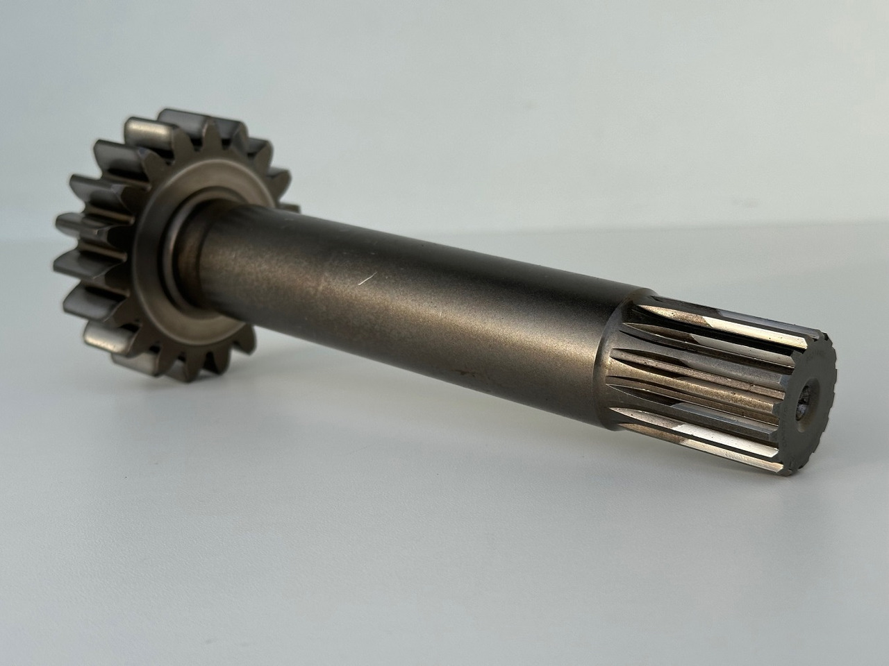 Liebherr Antriebswelle ID-Nr.90214406. FAT400P130. R926-1715, R930-1716, R934-1550, R936 K-LC, R936 K-NLC, R936 K-SLC, R938-1650. #90214406.25.01# - Бортовой редуктор для Строительной техники: фото 1 Liebherr Antriebswelle ID-Nr.90214406. FAT400P130. R926-1715, R930-1716, R934-1550, R936 K-LC, R936 K-NLC, R936 K-SLC, R938-1650. #90214406.25.01# - Бортовой редуктор для Строительной техники: фото 1