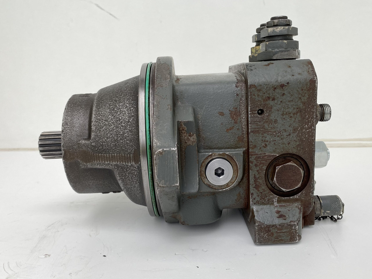 Liebherr Hydraulikeinbaumotor FMF045. ID-Nr.9075181 - ID-Nr.10125041. A309, A311, A312, A314, A316, A900, A904, A918, R313, R317, R900, R904. #22595# - Гидравлический мотор для Строительной техники: фото 4 Liebherr Hydraulikeinbaumotor FMF045. ID-Nr.9075181 - ID-Nr.10125041. A309, A311, A312, A314, A316, A900, A904, A918, R313, R317, R900, R904. #22595# - Гидравлический мотор для Строительной техники: фото 4