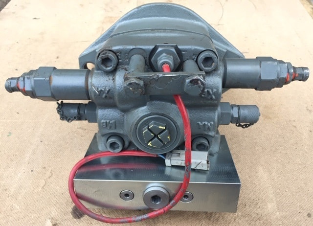 Liebherr Hydraulikeinbaumotor FMF045 and Dämpfungsventil DV22. ID-Nr.10137481 - ID-Nr.10152486 - ID-Nr.11369615 and ID-Nr.10151323 - Гидравлический мотор для Гусеничных экскаваторов: фото 4 Liebherr Hydraulikeinbaumotor FMF045 and Dämpfungsventil DV22. ID-Nr.10137481 - ID-Nr.10152486 - ID-Nr.11369615 and ID-Nr.10151323 - Гидравлический мотор для Гусеничных экскаваторов: фото 4