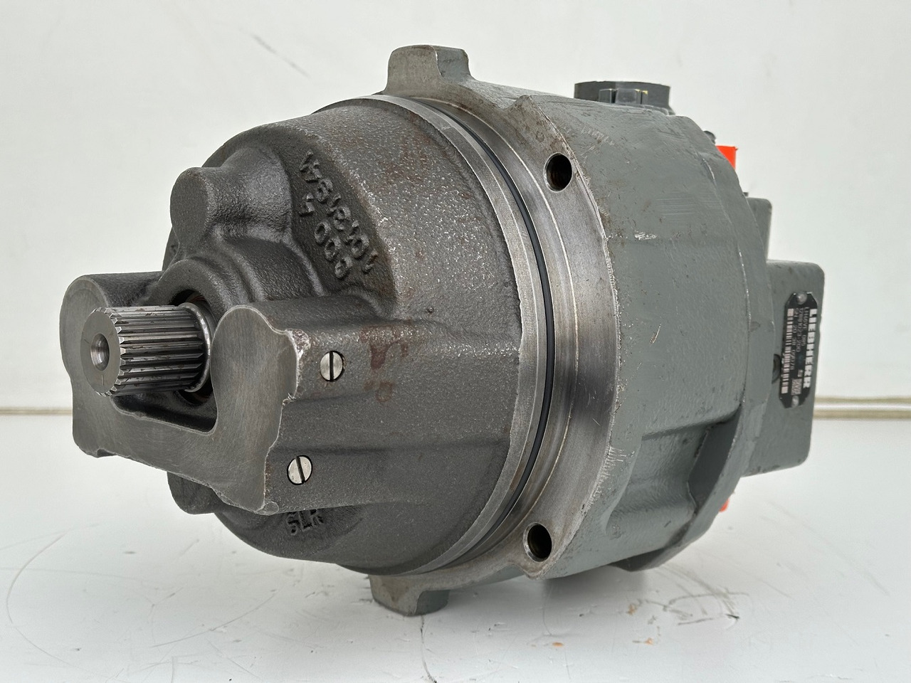 Liebherr Hydraulikeinbaumotor LH46VE 085. ID-Nr.12421312 - ID-Nr.12881023. LO1926, LOS926 K-LC, R922, R924, R926, R926 K-LC, R930 T. #20.38.0978# - Гидравлический мотор для Строительной техники: фото 1 Liebherr Hydraulikeinbaumotor LH46VE 085. ID-Nr.12421312 - ID-Nr.12881023. LO1926, LOS926 K-LC, R922, R924, R926, R926 K-LC, R930 T. #20.38.0978# - Гидравлический мотор для Строительной техники: фото 1