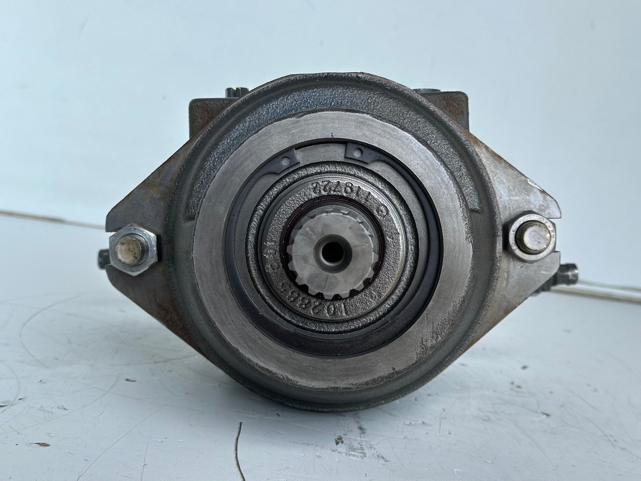 Liebherr Hydraulikeinbaumotor Typ:FMF058, ID-Nr.10122576 - ID-Nr.10145827 - ID-Nr.11371069. LOS1906, P924 COMP , R906, R906 PROTO, R916, R922, R924, R924 COMP, R926 COMP, R926 K LC. #39780# - Гидравлический мотор для Экскаваторов: фото 5 Liebherr Hydraulikeinbaumotor Typ:FMF058, ID-Nr.10122576 - ID-Nr.10145827 - ID-Nr.11371069. LOS1906, P924 COMP , R906, R906 PROTO, R916, R922, R924, R924 COMP, R926 COMP, R926 K LC. #39780# - Гидравлический мотор для Экскаваторов: фото 5