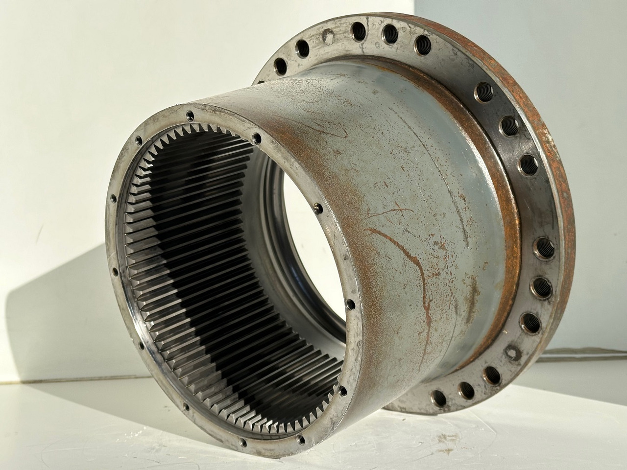 Liebherr Innenrad ID-Nr.90206742. FAT350P126 - FAT350P138. LOS1926 - R920 - R922 - R924 - R925 - R926 - R930 T.#90206742.18.12# - Бортовой редуктор для Гусеничных экскаваторов: фото 5 Liebherr Innenrad ID-Nr.90206742. FAT350P126 - FAT350P138. LOS1926 - R920 - R922 - R924 - R925 - R926 - R930 T.#90206742.18.12# - Бортовой редуктор для Гусеничных экскаваторов: фото 5