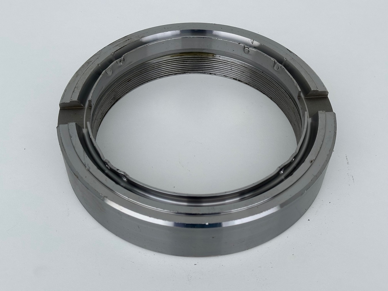 Liebherr Original Nutmutter ID-Nr.9443117 - ID-Nr.944311703. LH110,A974,LOS974,P974,P976,R974,R976,R980,P994,P995,R944,R995. #944311703.30.12.02# - Поворотный редуктор для Строительной техники: фото 1 Liebherr Original Nutmutter ID-Nr.9443117 - ID-Nr.944311703. LH110,A974,LOS974,P974,P976,R974,R976,R980,P994,P995,R944,R995. #944311703.30.12.02# - Поворотный редуктор для Строительной техники: фото 1