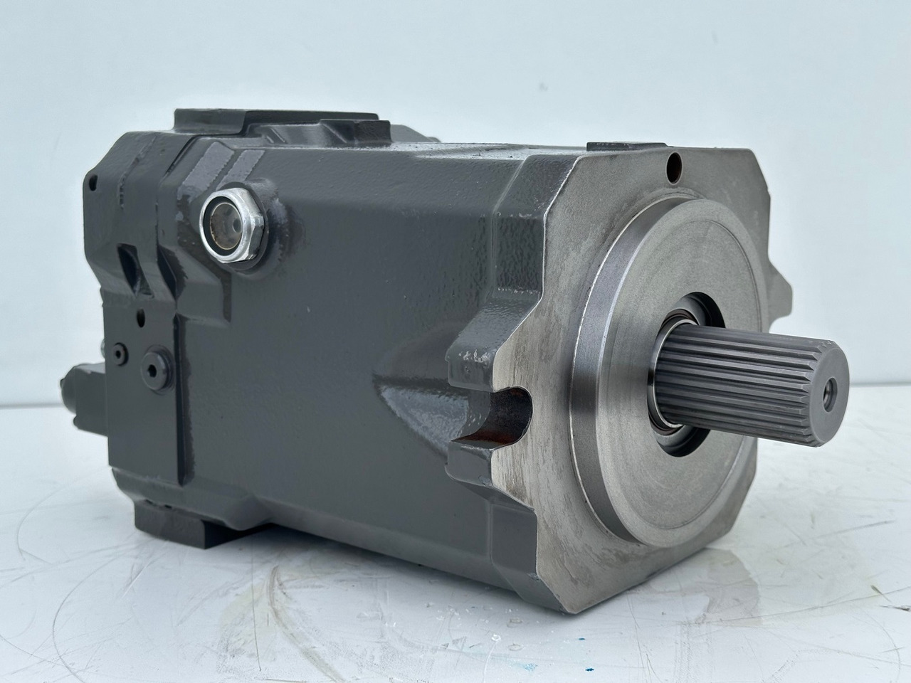 Linde Verstellmotor-Axialkolbenmotor Typ:HMV135-02 2710. #HMV135-02.2710# - Гидравлический мотор: фото 2 Linde Verstellmotor-Axialkolbenmotor Typ:HMV135-02 2710. #HMV135-02.2710# - Гидравлический мотор: фото 2