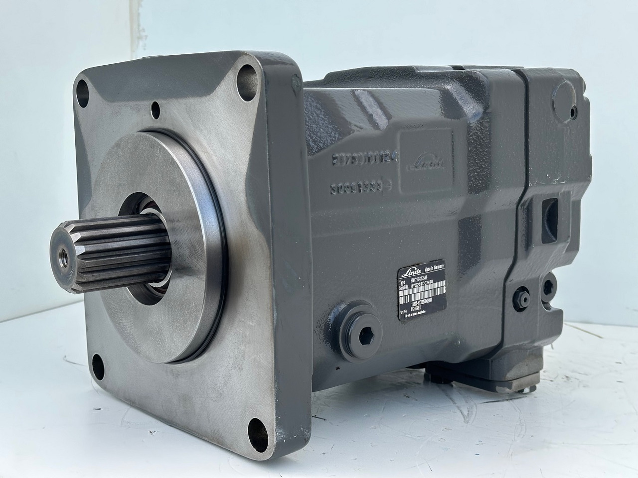 Linde Verstellmotor-Axialkolbenmotor Typ:HMV210-02 2532. #HMV210-02.2532# - Гидравлический мотор: фото 1 Linde Verstellmotor-Axialkolbenmotor Typ:HMV210-02 2532. #HMV210-02.2532# - Гидравлический мотор: фото 1