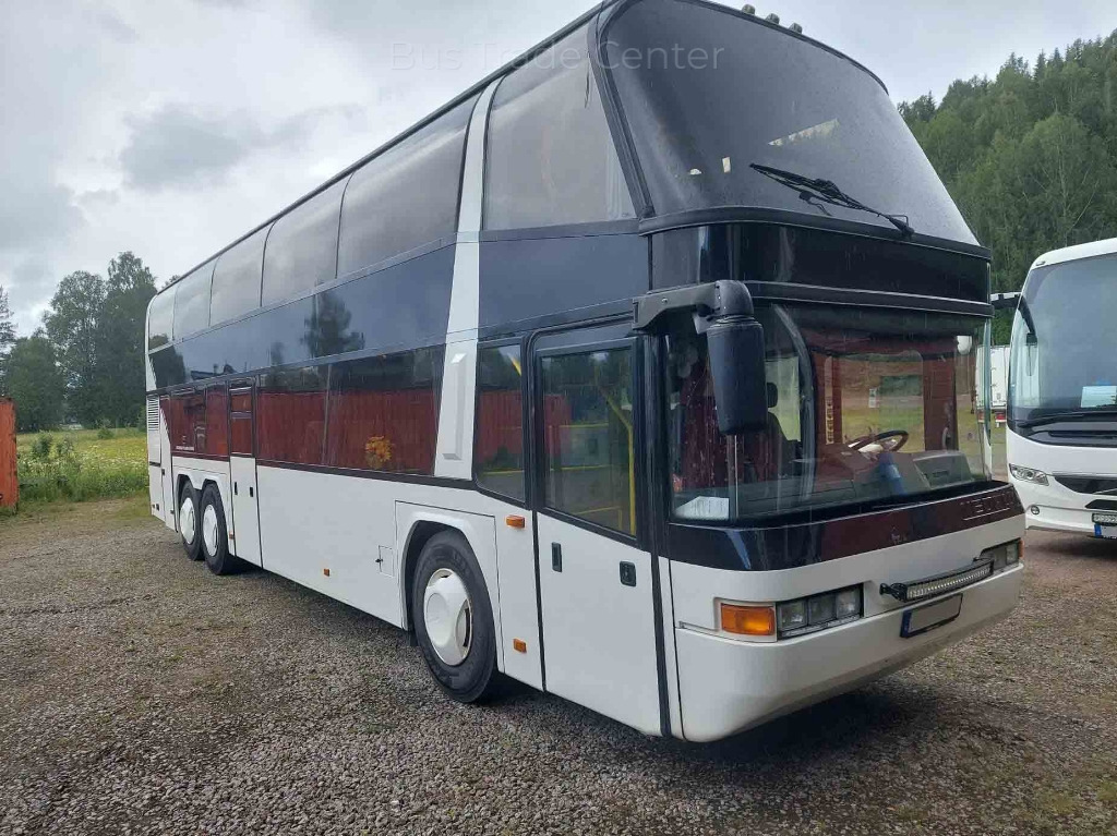 NEOPLAN Skyliner N122/3 - Туристический автобус: фото 1 NEOPLAN Skyliner N122/3 - Туристический автобус: фото 1