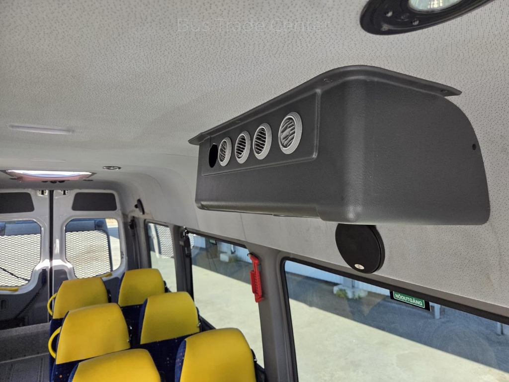 VOLKSWAGEN Crafter 50 LR // 3 units with lift - Микроавтобус, Пассажирский фургон: фото 5 VOLKSWAGEN Crafter 50 LR // 3 units with lift - Микроавтобус, Пассажирский фургон: фото 5