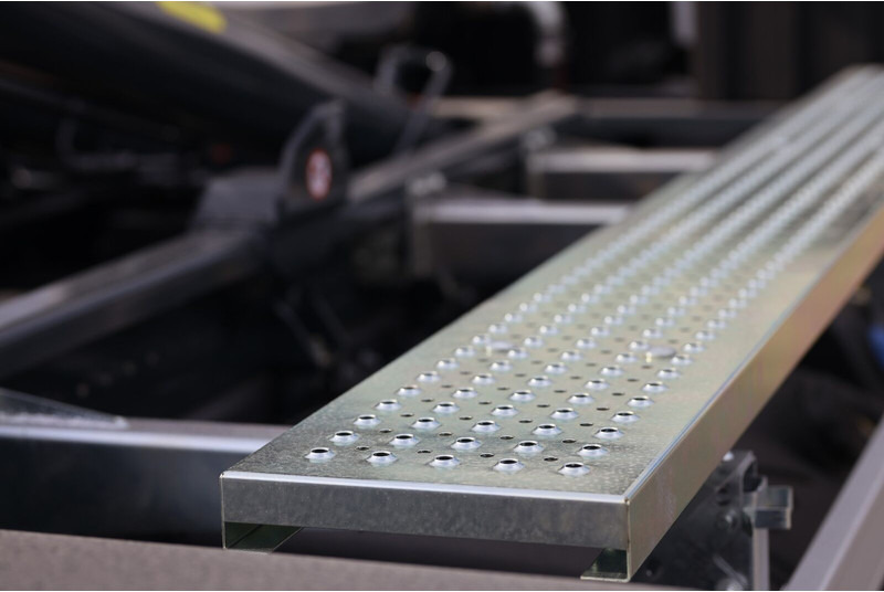 Renault D 18 HIGH P - Крюковой мультилифт: фото 3 Renault D 18 HIGH P - Крюковой мультилифт: фото 3