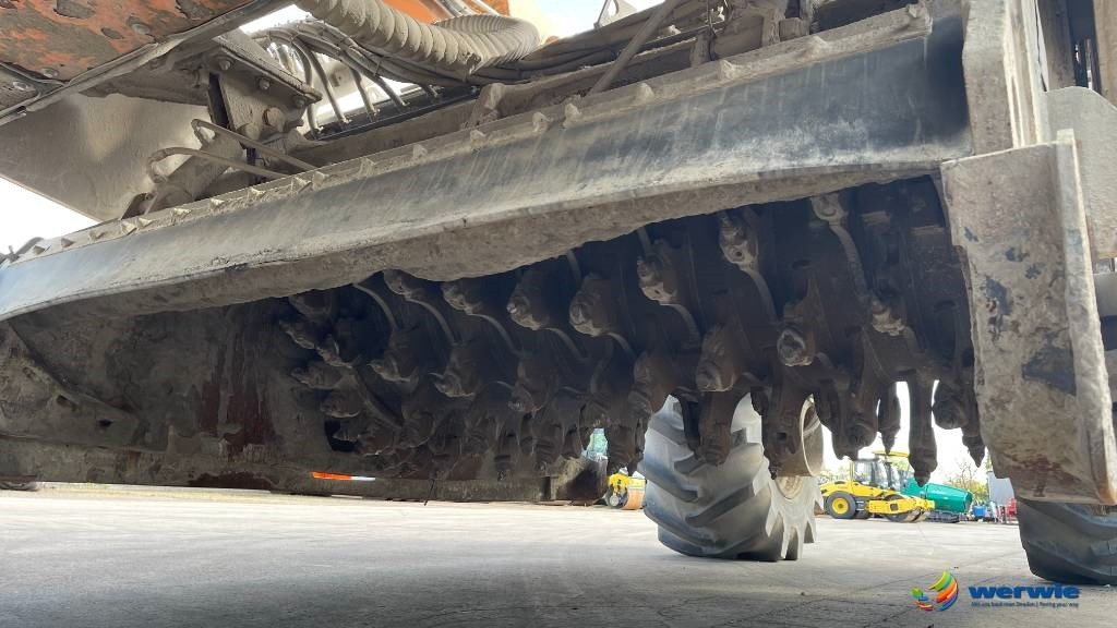 Асфальтоукладочная техника Wirtgen WR2400: фото 16 Асфальтоукладочная техника Wirtgen WR2400: фото 16