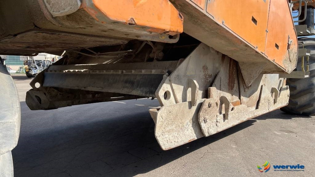 Асфальтоукладочная техника Wirtgen WR2400: фото 14 Асфальтоукладочная техника Wirtgen WR2400: фото 14