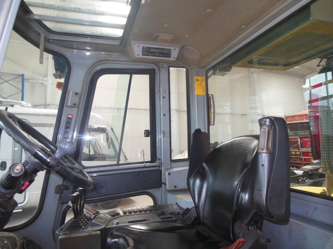 Дизельный погрузчик Hyundai 70D-7A: фото 15 Дизельный погрузчик Hyundai 70D-7A: фото 15