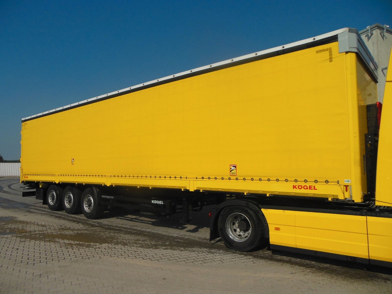 Kögel SN 24, BORDWÄNDE 700 MM, HUBDACH!!! TOP - Тентованный полуприцеп: фото 3 Kögel SN 24, BORDWÄNDE 700 MM, HUBDACH!!! TOP - Тентованный полуприцеп: фото 3