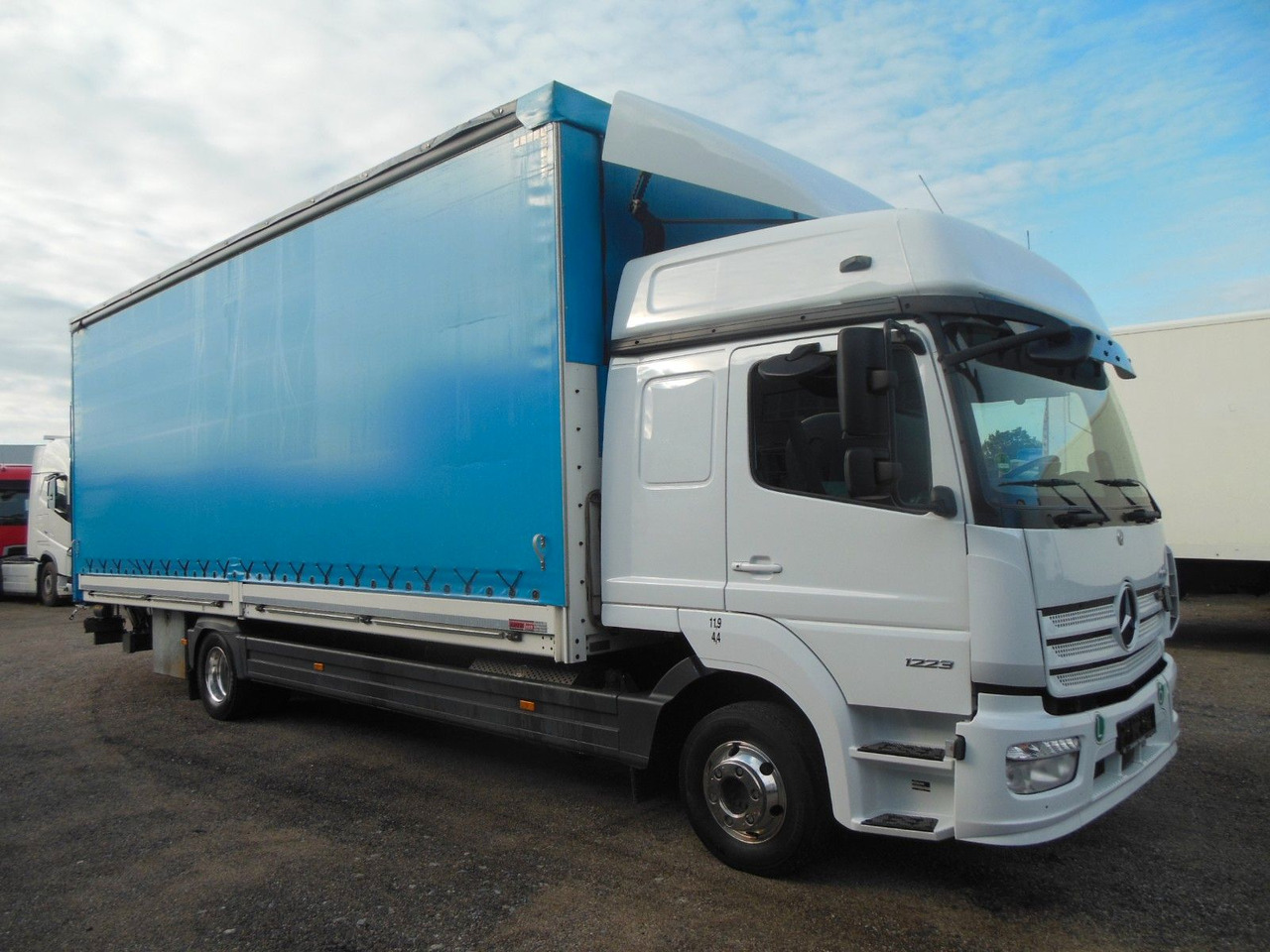 Mercedes-Benz 1223 ATEGO, GARANTI 12/2027, TOP, WIE NEUE!!! - Тентованный грузовик: фото 2 Mercedes-Benz 1223 ATEGO, GARANTI 12/2027, TOP, WIE NEUE!!! - Тентованный грузовик: фото 2