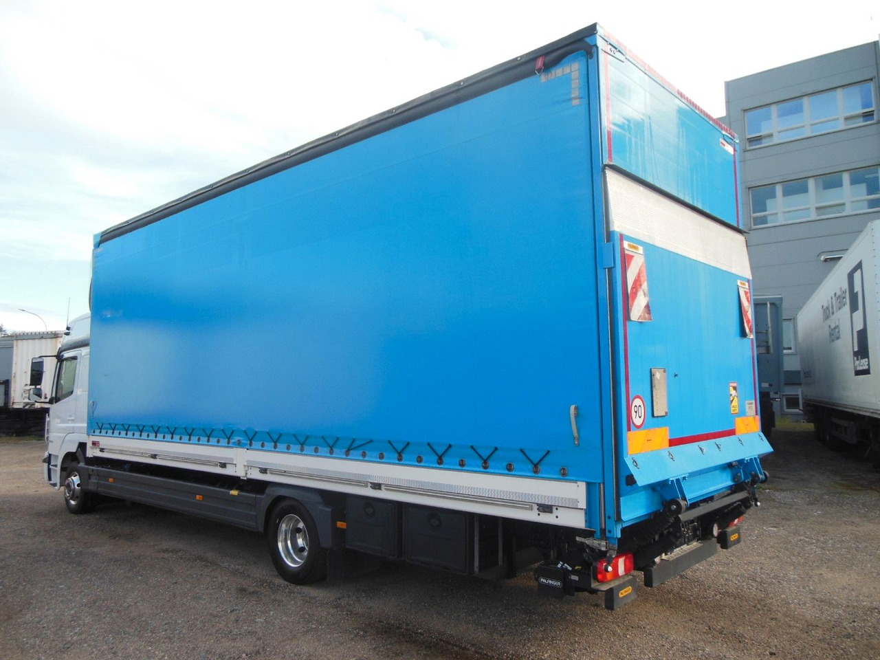 Mercedes-Benz 1223 ATEGO, GARANTI 12/2027, TOP, WIE NEUE!!! - Тентованный грузовик: фото 4 Mercedes-Benz 1223 ATEGO, GARANTI 12/2027, TOP, WIE NEUE!!! - Тентованный грузовик: фото 4