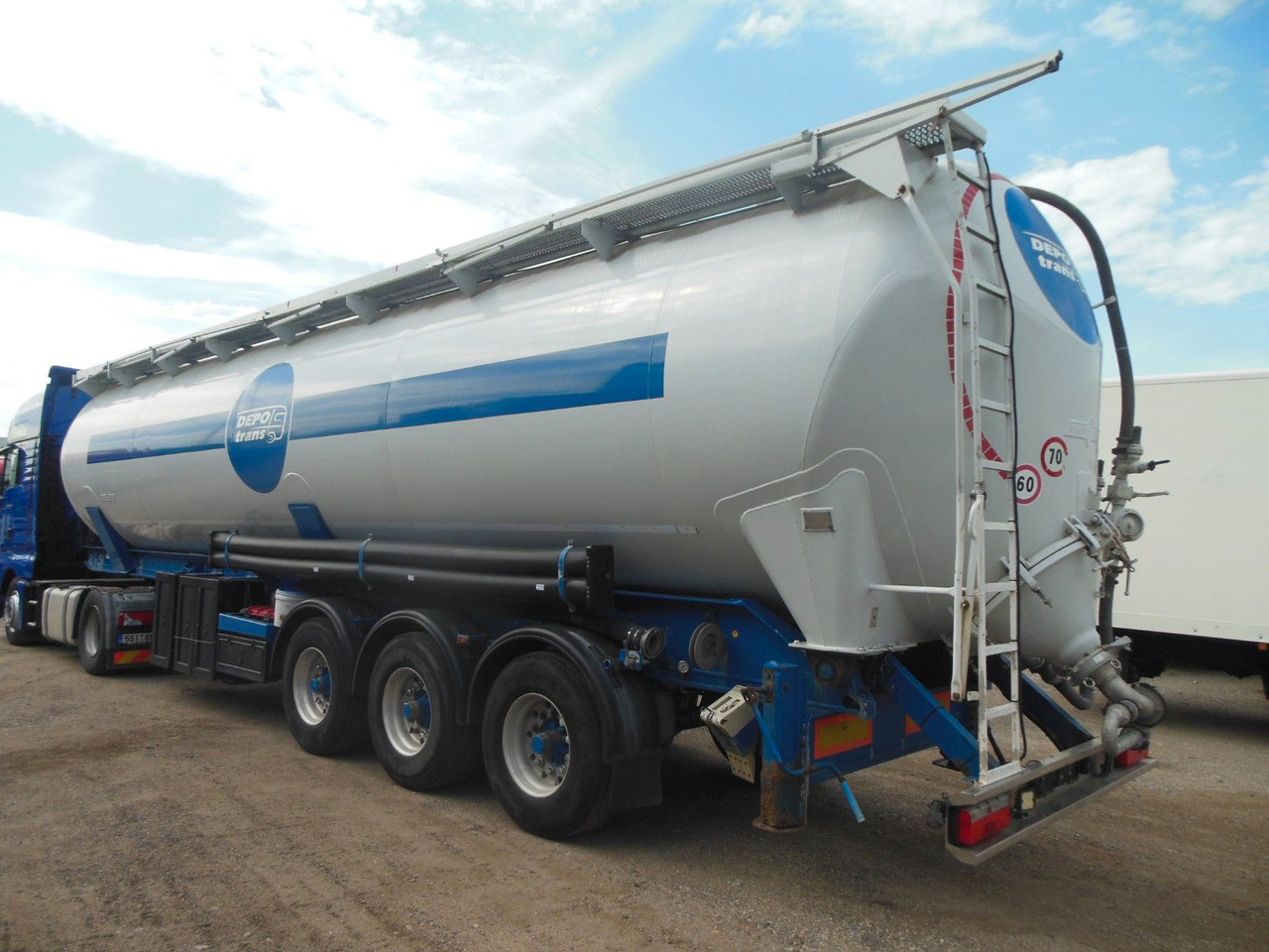 Spitzer SK 2460 CAL, 60.000 L - Полуприцеп цистерна для сыпучих грузов: фото 4 Spitzer SK 2460 CAL, 60.000 L - Полуприцеп цистерна для сыпучих грузов: фото 4