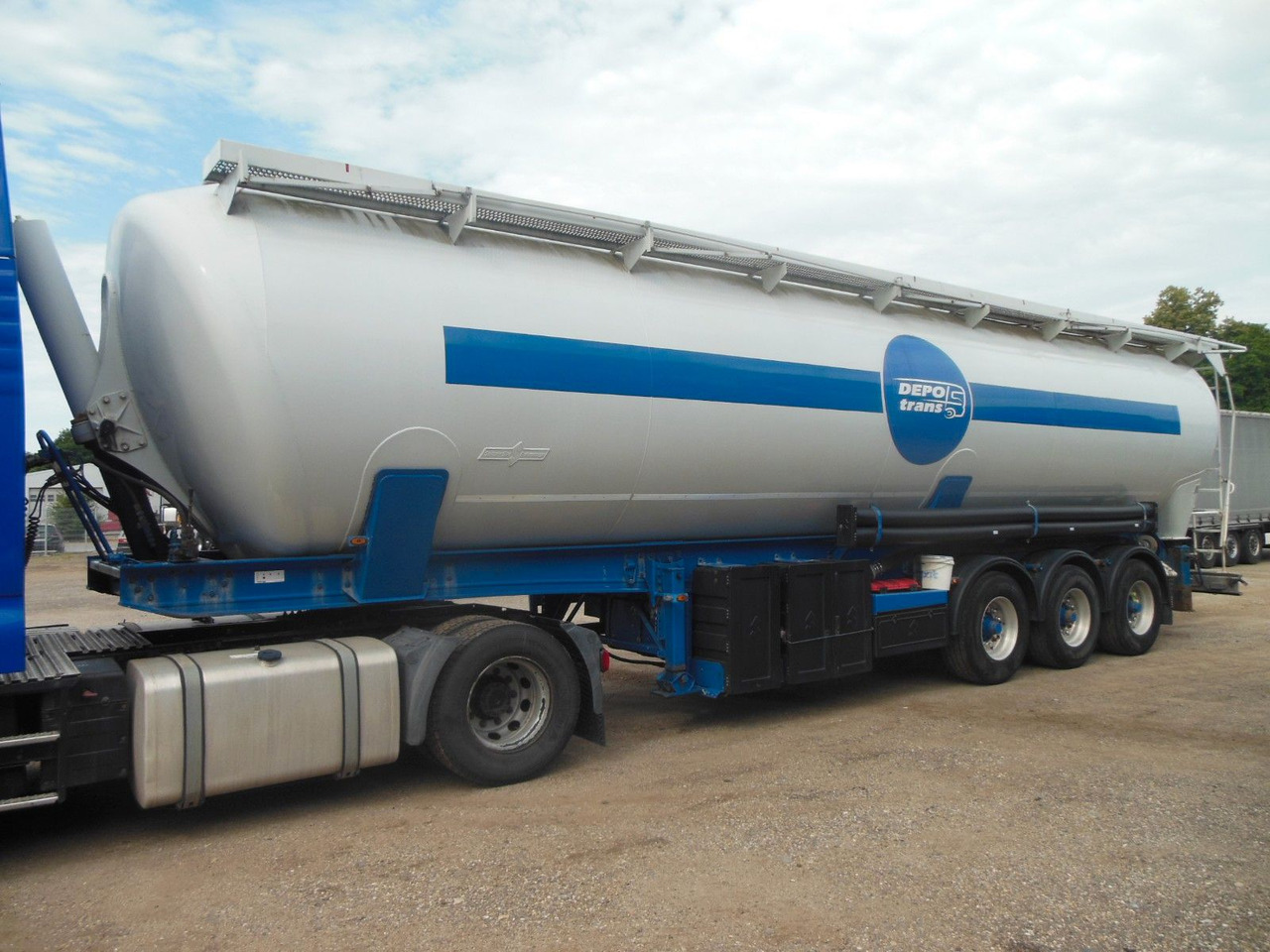 Spitzer SK 2460 CAL, 60.000 L - Полуприцеп цистерна для сыпучих грузов: фото 1 Spitzer SK 2460 CAL, 60.000 L - Полуприцеп цистерна для сыпучих грузов: фото 1