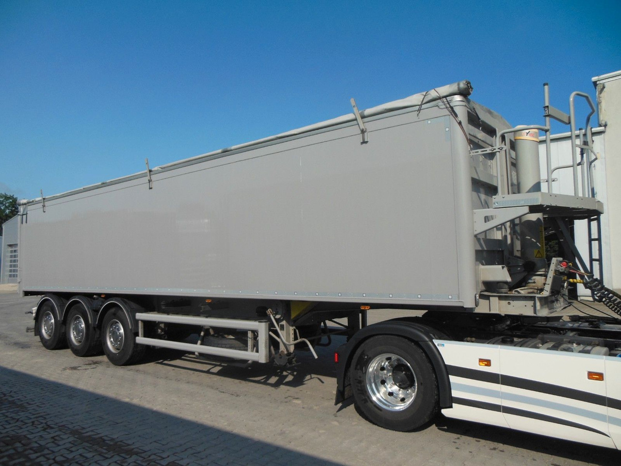 Stas S300CX, 49m3, ADR, 9 TONE ACHSEN,WIE NEUE-TOP!!! - Самосвальный полуприцеп: фото 3 Stas S300CX, 49m3, ADR, 9 TONE ACHSEN,WIE NEUE-TOP!!! - Самосвальный полуприцеп: фото 3