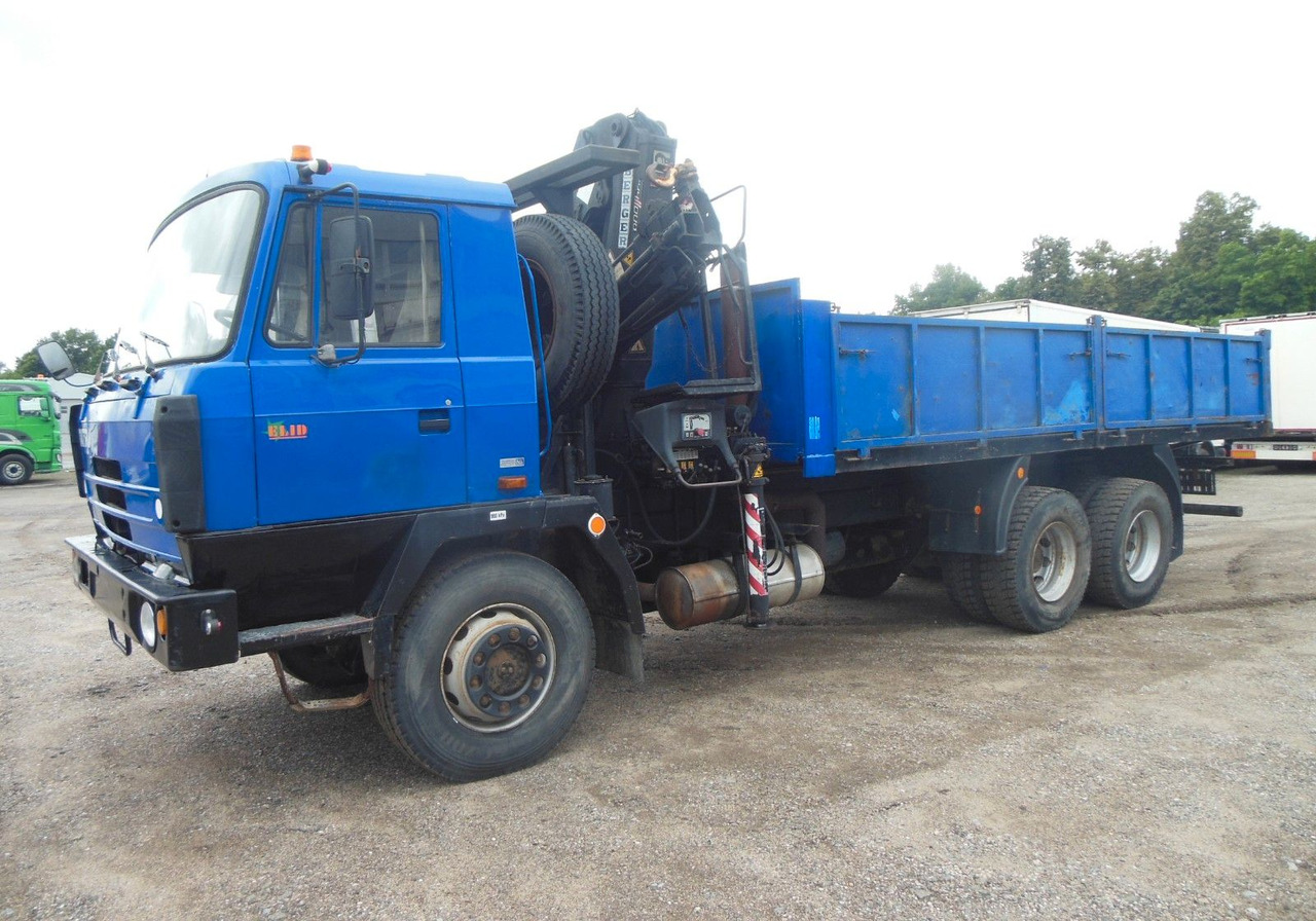 Tatra T 815, 6X6, HIAB 144 B - 3 DUO - Грузовик бортовой/ Платформа, Автоманипулятор: фото 1 Tatra T 815, 6X6, HIAB 144 B - 3 DUO - Грузовик бортовой/ Платформа, Автоманипулятор: фото 1
