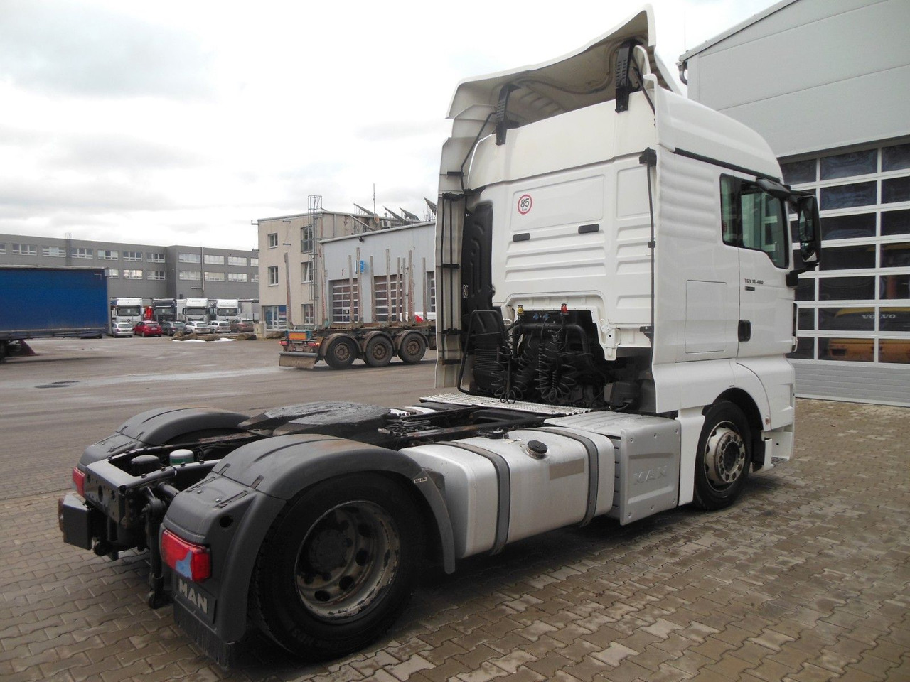 MAN TGX 18.480 LLS-U, LOWDECK + KRONE MEGA MAN TGX 18.480 LLS-U, LOWDECK - Тягач: фото 3 MAN TGX 18.480 LLS-U, LOWDECK + KRONE MEGA MAN TGX 18.480 LLS-U, LOWDECK - Тягач: фото 3
